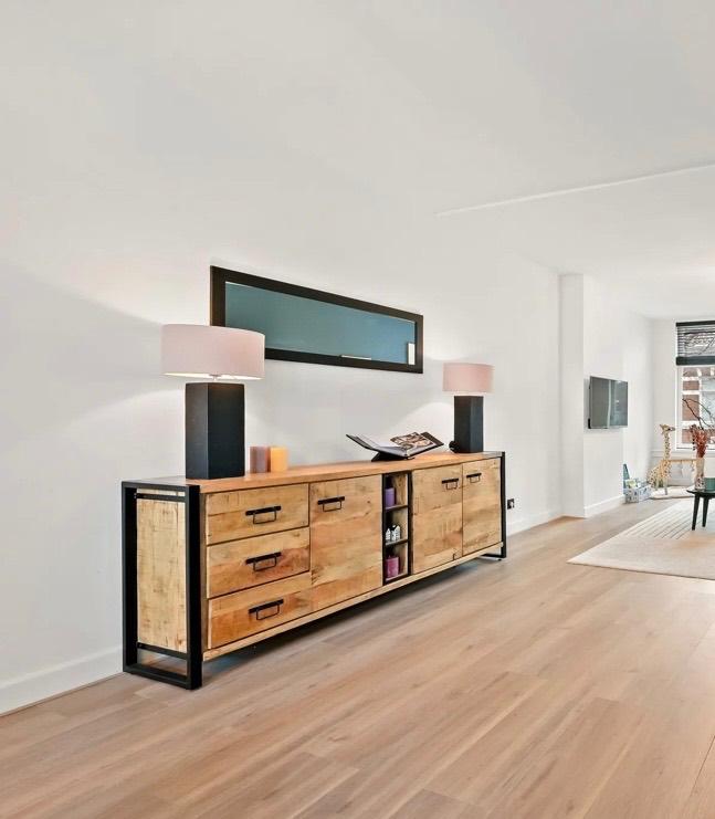 Massief mangohout dressoir, Zo goed als nieuw, 200 cm of meer, 25 tot 50 cm, Met deur(en)