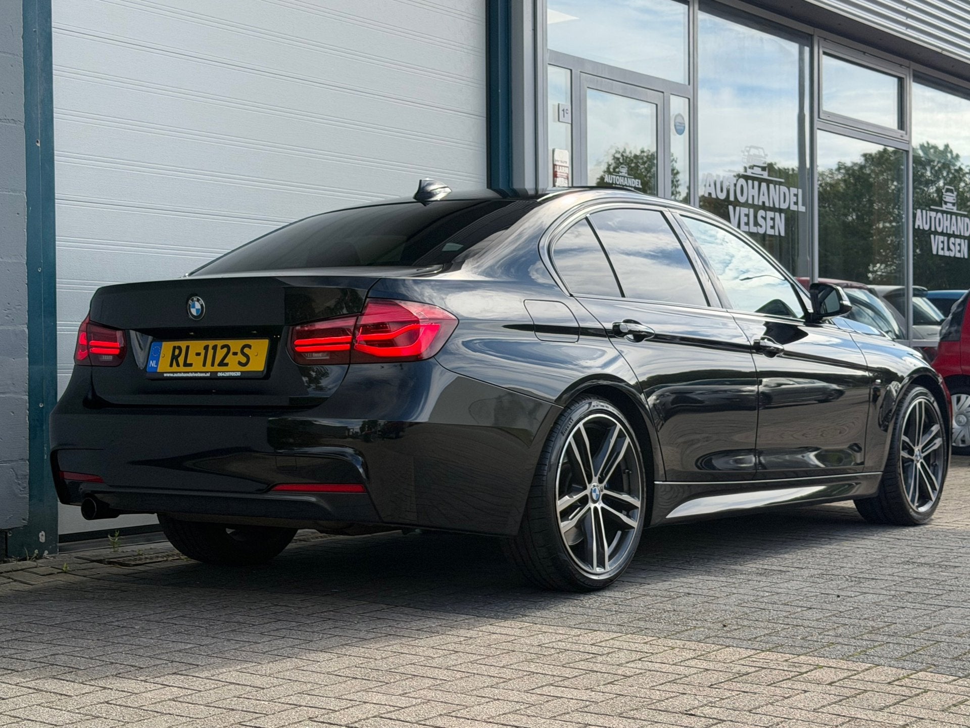 BMW 3-serie 318i M Sport/Pano/NAP/HarmanKardon/carplay, Auto's, Automaat, Automatische klimaatregeling, Gebruikt, Alcantara