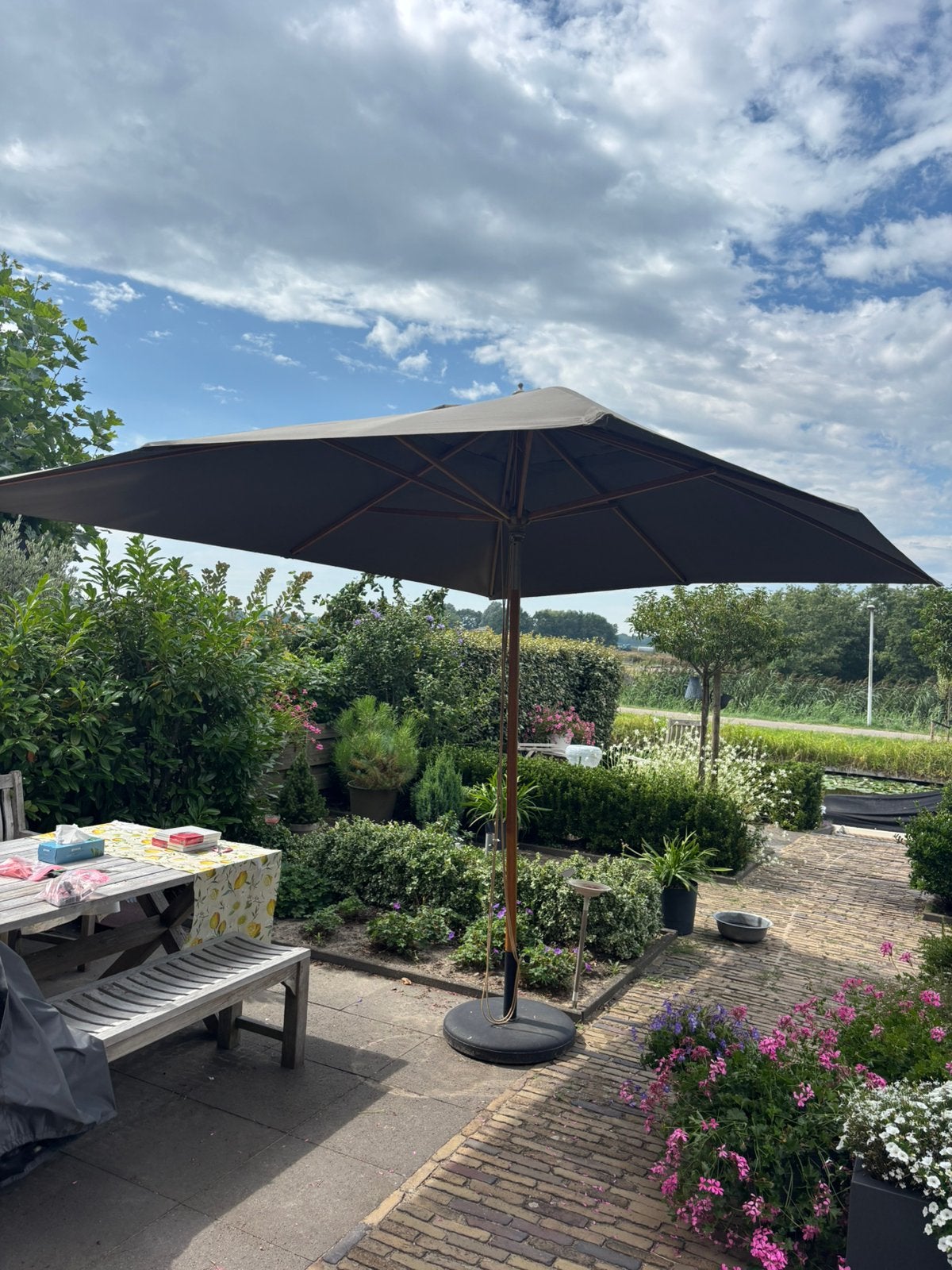 Parasol 3x4 grijs kantelbaar incl.voet en hoes, Tuin en Terras, Ophalen, Gebruikt, Kantelbaar, Stokparasol