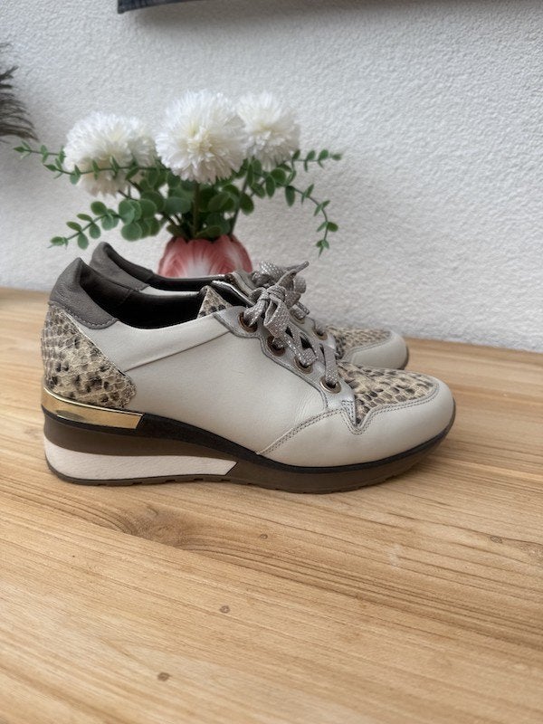 Hele mooie sleehak sneakers van Softwaves, Overige kleuren, Nieuw, Ophalen of Verzenden, Sneakers of Gympen