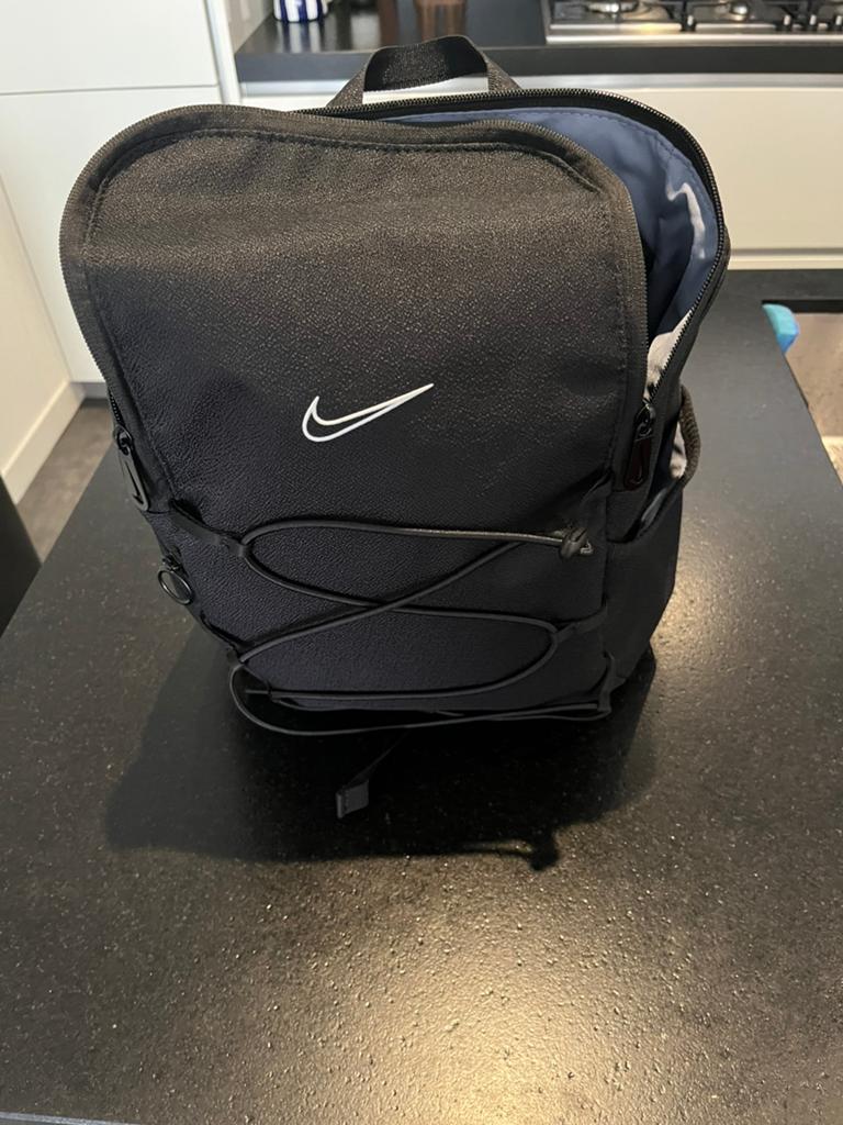 Nike rugzak voor wandelen of sporten, Ophalen, Zo goed als nieuw, Rugzak