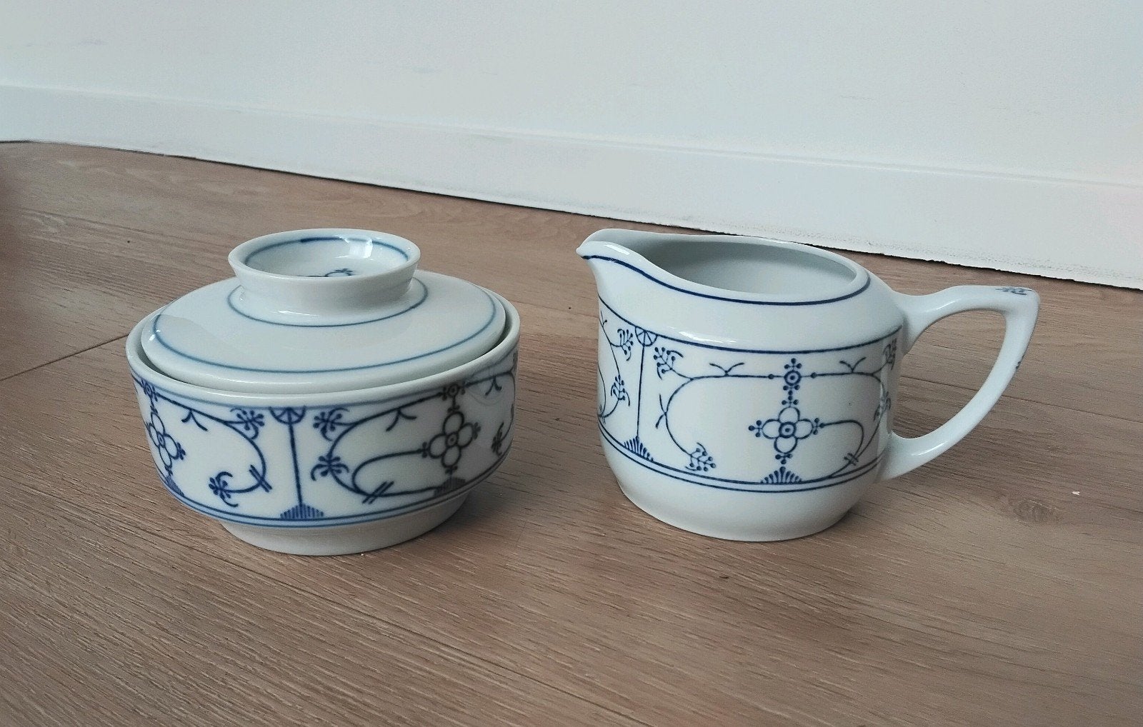 suikerpot en melkkannetje, Winterling, Jāger, Blue Saks, Overige typen, Ophalen of Verzenden, Zo goed als nieuw, Overige stijlen