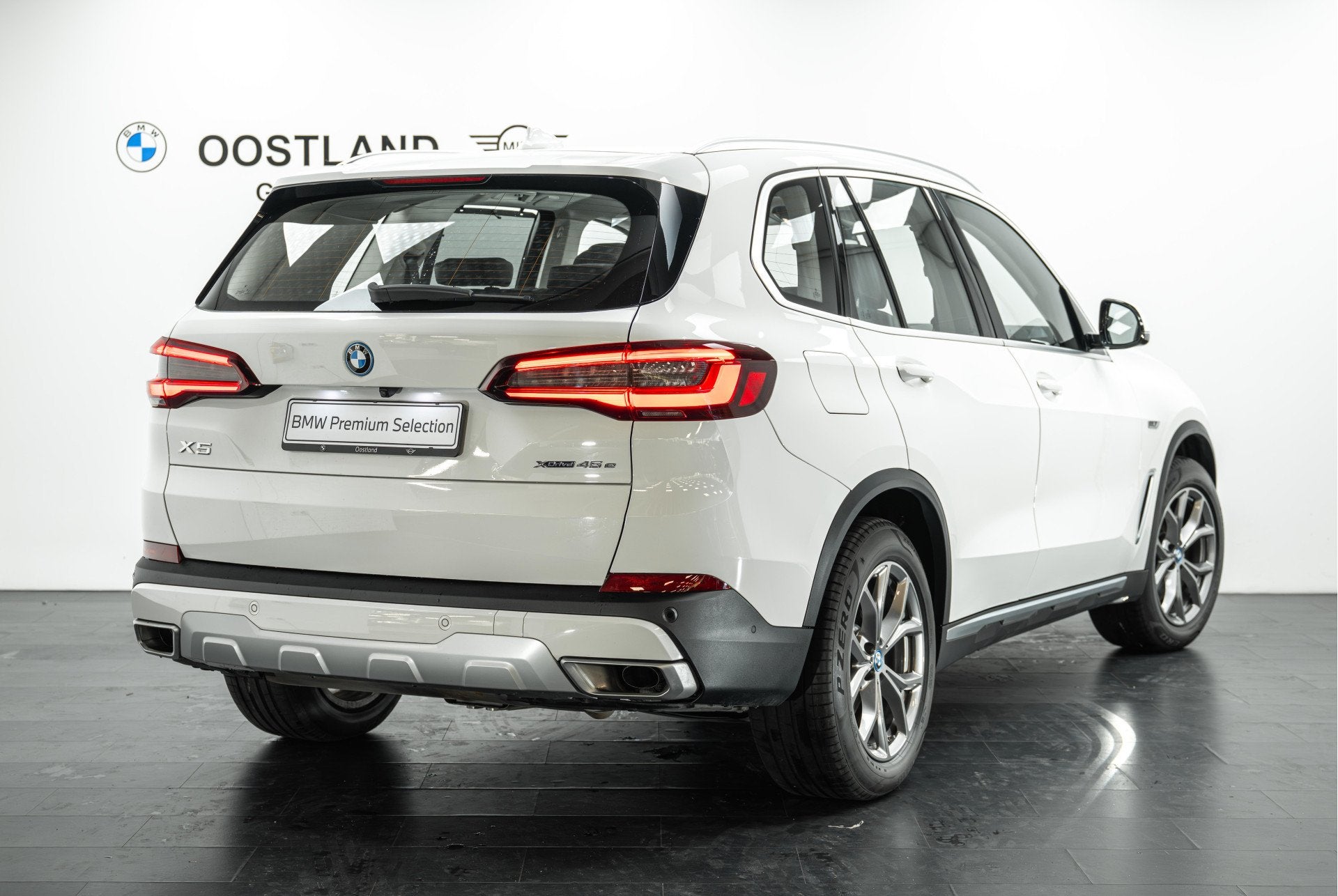 BMW X5 xDrive45e High Executive xLine Automaat / Panoramadak, Auto's, Gebruikt, Met garantie (alle), Wit, 489 pk