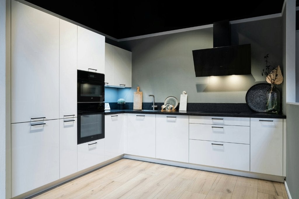 Showroomkeuken uitverkoop luxe witte hoekkeuken, Ophalen, Wit, Hoekkeuken, Graniet of Steen