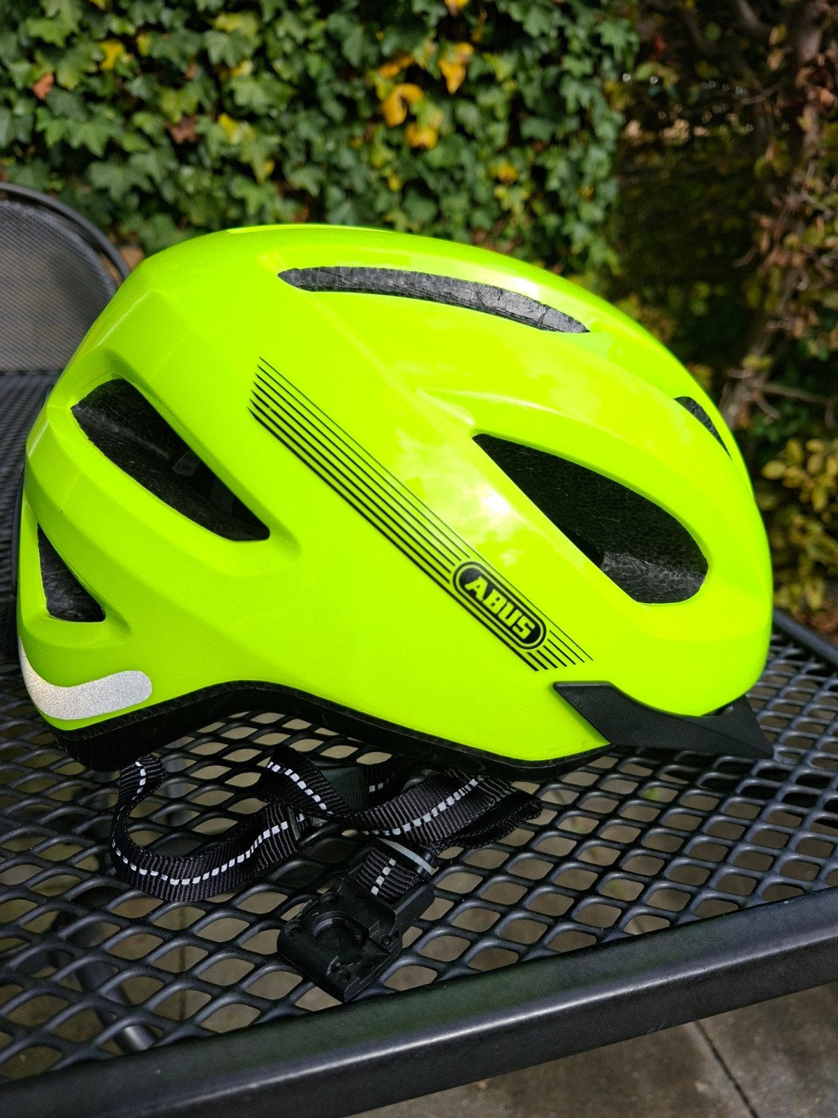 ABUS Pedelec+ Fietshelm Neon Geel Maat 52-57cm, Overige maten, Ophalen of Verzenden, Zo goed als nieuw, ABUS