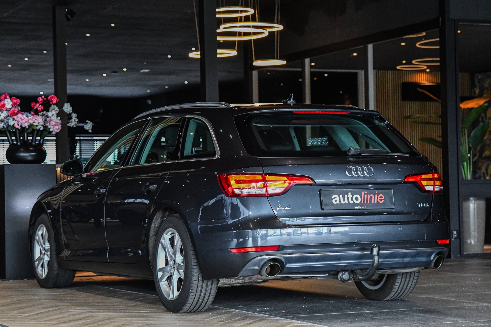 Audi A4 Avant 2.0 TFSI MHEV Design Pro Line Plus, Trekhaak,, Auto's, Gebruikt, 1984 cc, Hybride Elektrisch/Benzine, Automatische klimaatregeling