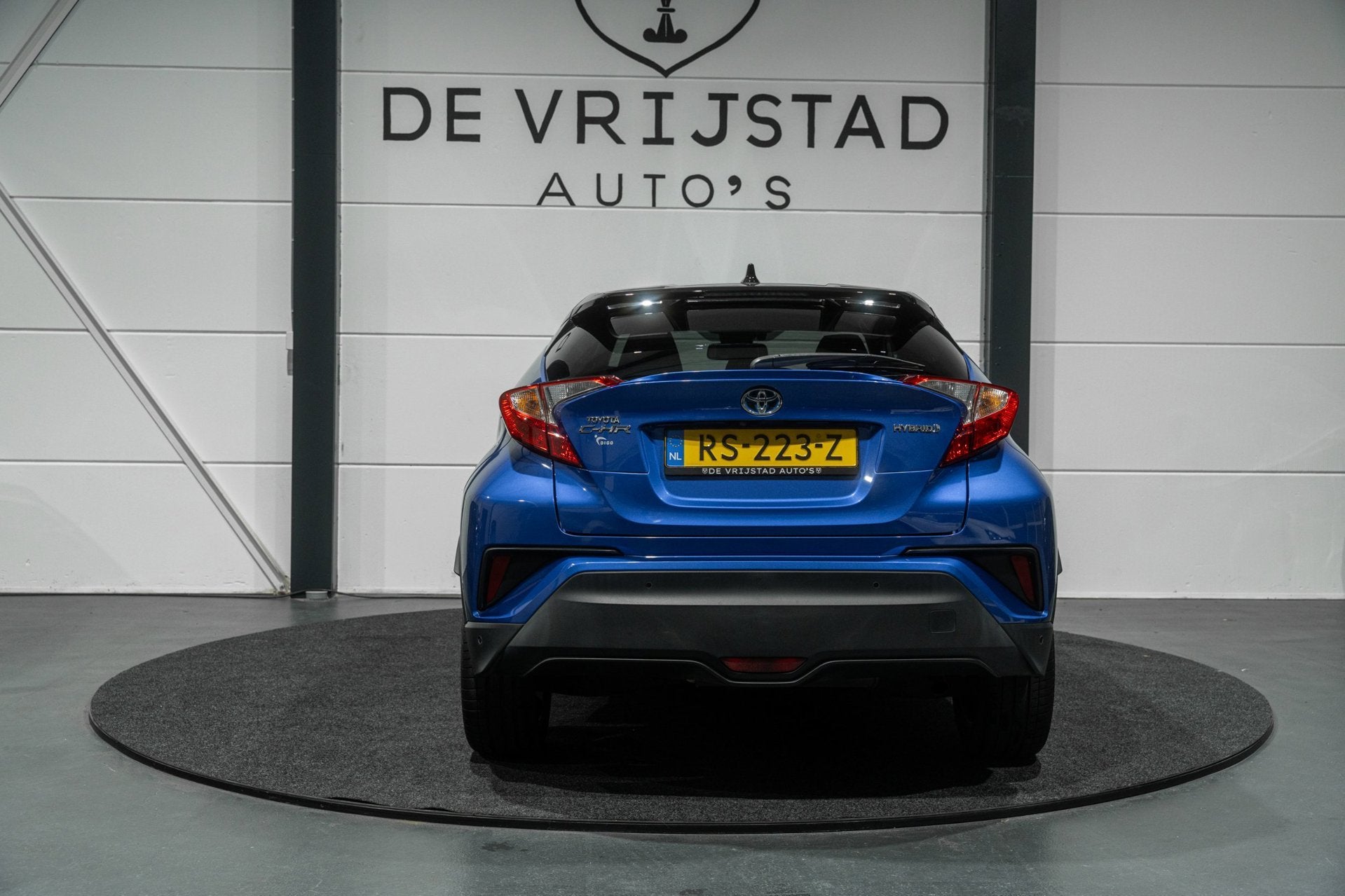 Toyota C-HR 1.8 Hybrid Bi-Tone Black edition leer!, Auto's, 4 cilinders, Met garantie (alle), Blauw, 26 km/l