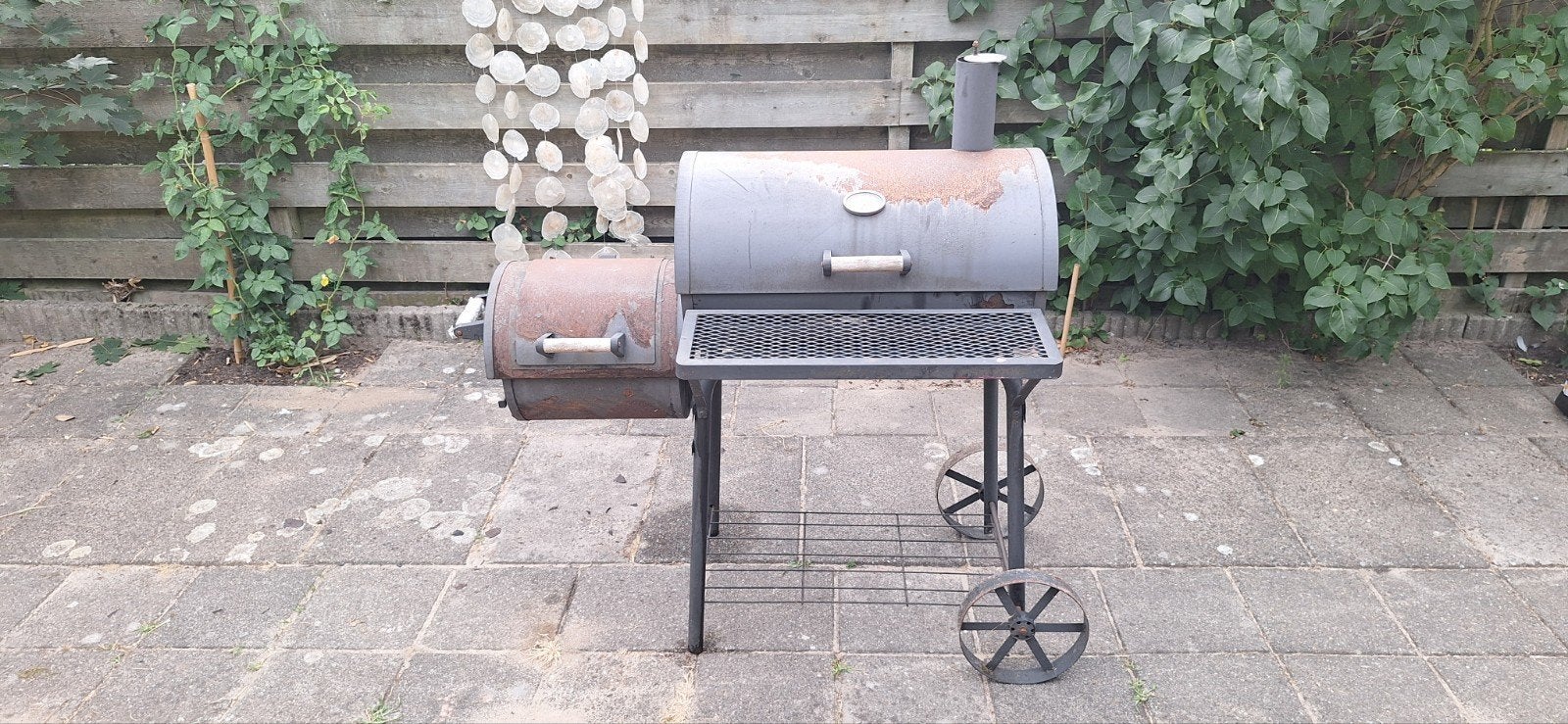 Gebruikte BBQ Smoker met Thermometer en Wielen, Ophalen of Verzenden, Gebruikt, Onbekend