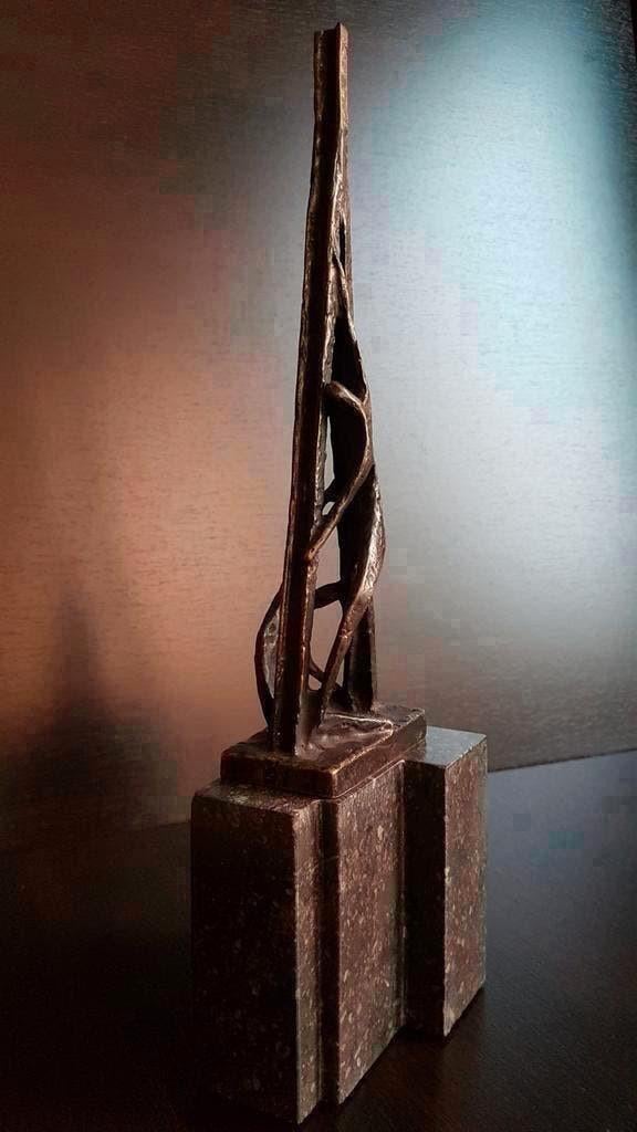 Brons beeld Abstract mensen in kwantum driehoek, Bronzen Art, Antiek en Kunst, Antiek | Koper en Brons, Ophalen of Verzenden, Brons