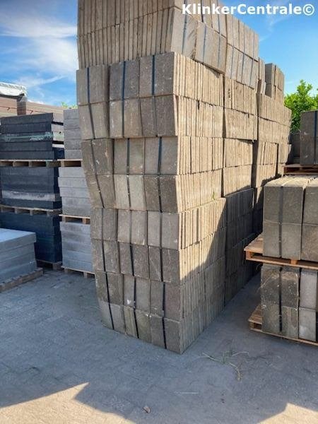 325m2 grijs betontegels stoeptegels 30x30x4,5/5cm tuintegels, Bij dit gebruikte product niet te achterhalen, Gebruikt, Bij dit gebruikte product niet te achterhalen