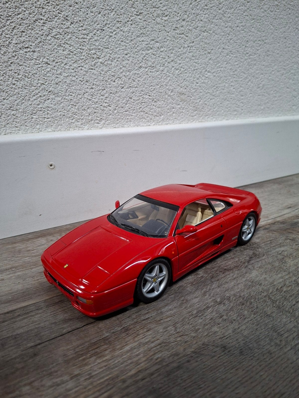 Ferrari F355 (UT Models) 1:18, Ophalen, Zo goed als nieuw, Auto, UT Models