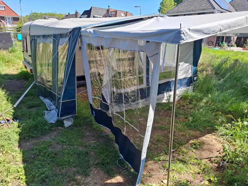 Walker plaza 300 voortent met luifel en slaapcabine, Caravans en Kamperen, Ophalen, Zo goed als nieuw