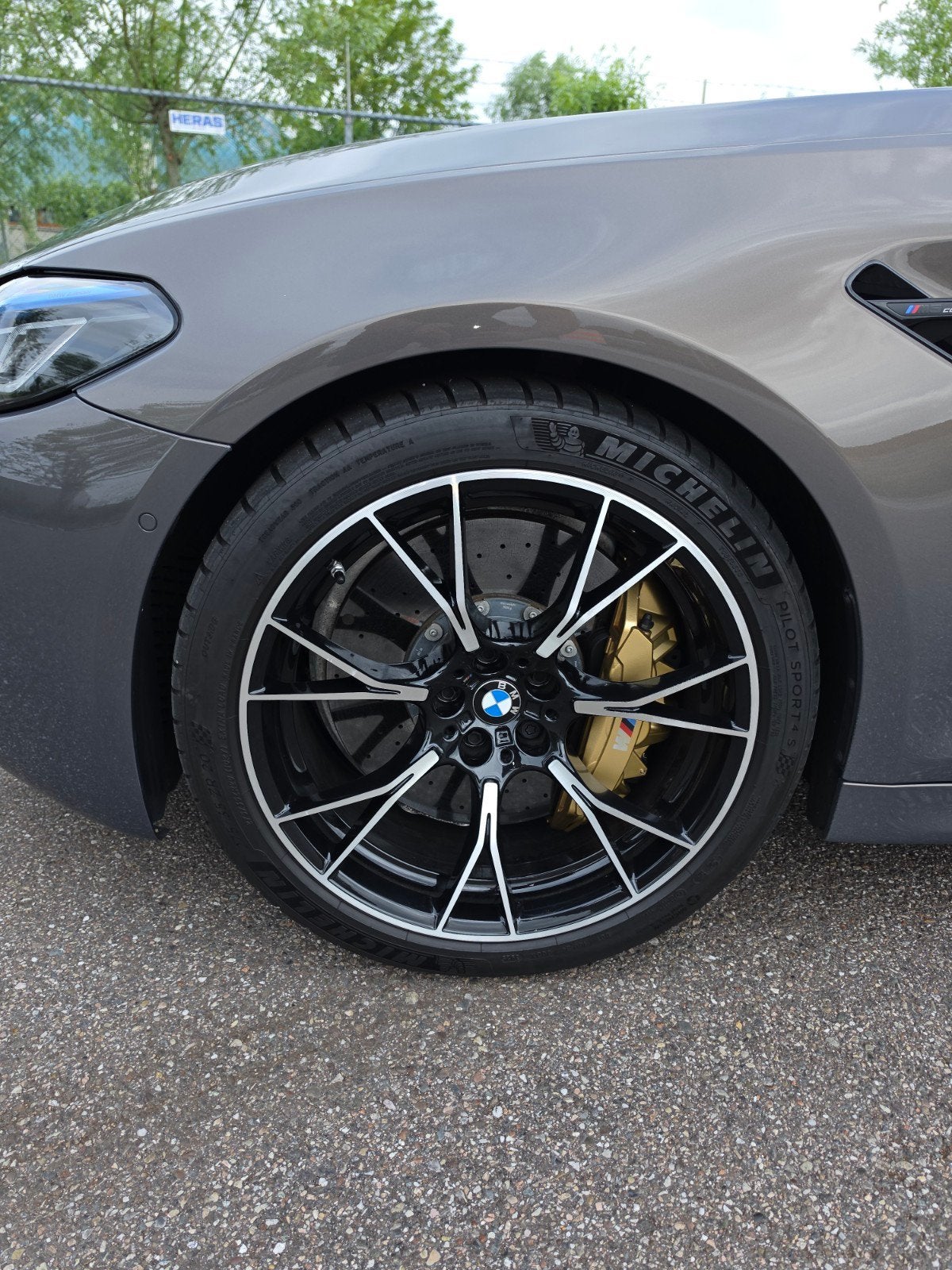 BMW M5 Comp 2022 keramisch/fulloption dealer onderhouden, Auto's, BMW, Automaat, Euro 5, Lichtsensor, 2000 kg