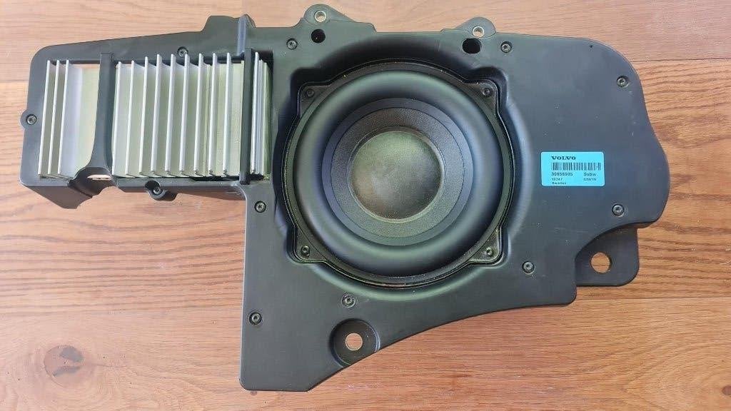Originele Volvo XC90 subwoofer met versterker – 30656905, Auto-onderdelen, Ophalen of Verzenden, Gebruikt, Volvo
