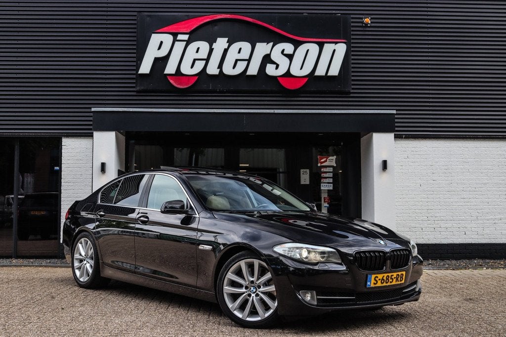 BMW 5-serie 550i High Executive PANO MEMORY VASTE PRIJS, Automaat, Euro 5, Achterwielaandrijving, Gebruikt
