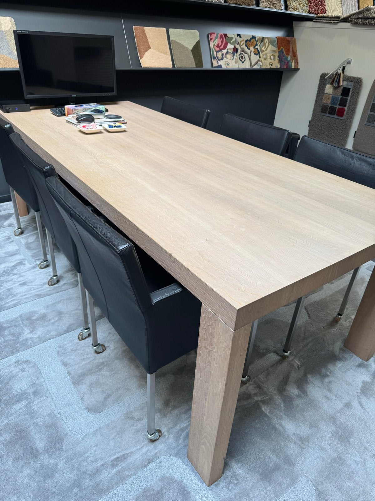 Eikenhouten eettafel met 6 leren stoelen, Gebruikt, 100 tot 150 cm, Eikenhout, 200 cm of meer