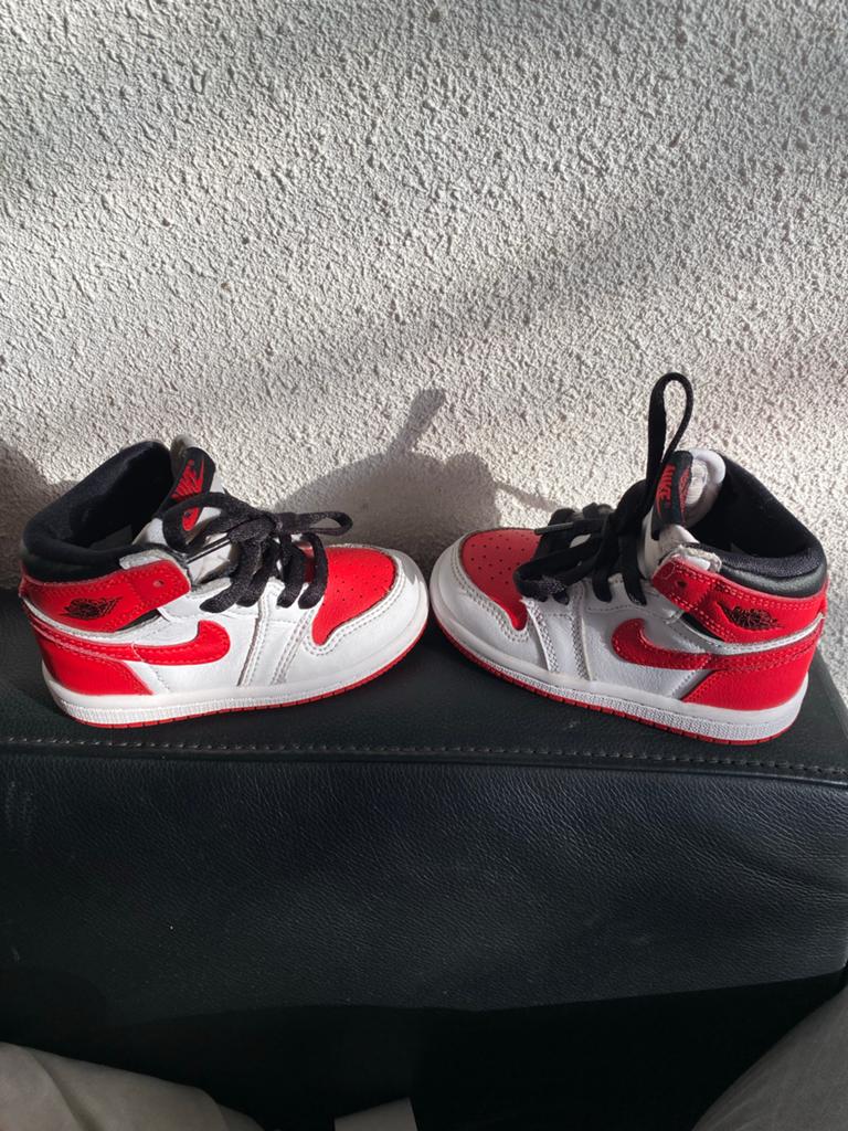 Nike Air Jordan 1 Mid kinderschoenen - Maat 22, Ophalen, Jongen of Meisje, Schoenen, Zo goed als nieuw