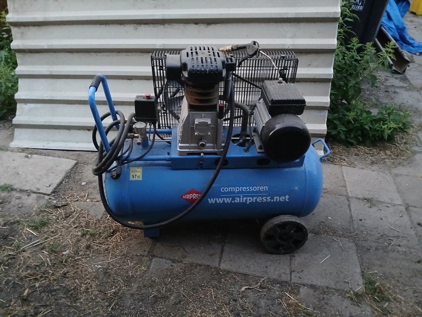 Airpress HL 340/90 Compressor - Zo goed als nieuw, Doe-het-zelf en Verbouw, Compressors, Minder dan 25 liter, Ophalen of Verzenden