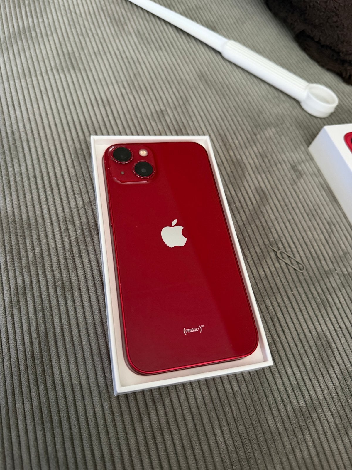 iPhone 13 (PRODUCT)RED - Zeer goede staat - Batterij 90%, 128 GB, IPhone 13, Ophalen of Verzenden, Zo goed als nieuw