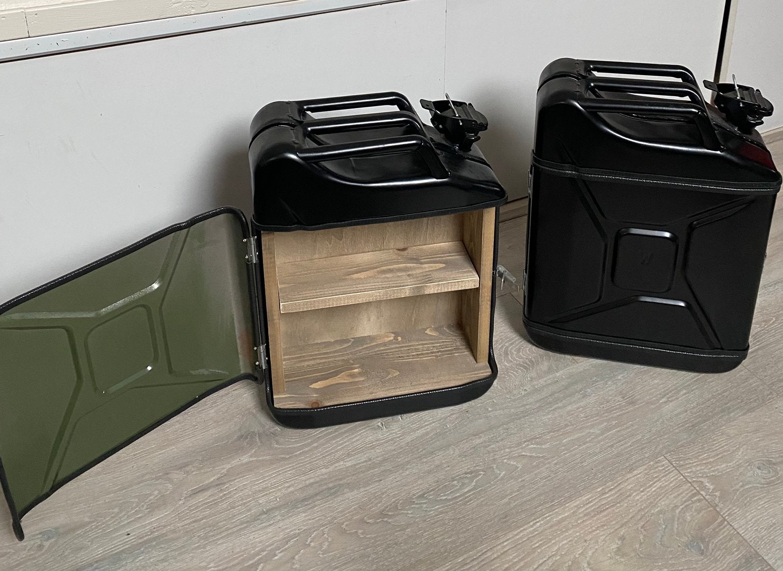 Minibar/kastje, jerrycan, metaal, mancave, p. St €75, Ophalen