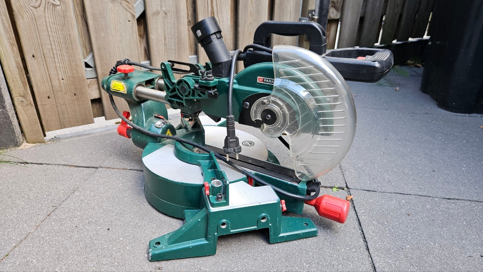 Parkside Afkortzaag ZKGS 2100 - Krachtige Zaagmachine, Doe-het-zelf en Verbouw, Ophalen, Gebruikt, Parkside, Afkortzaag