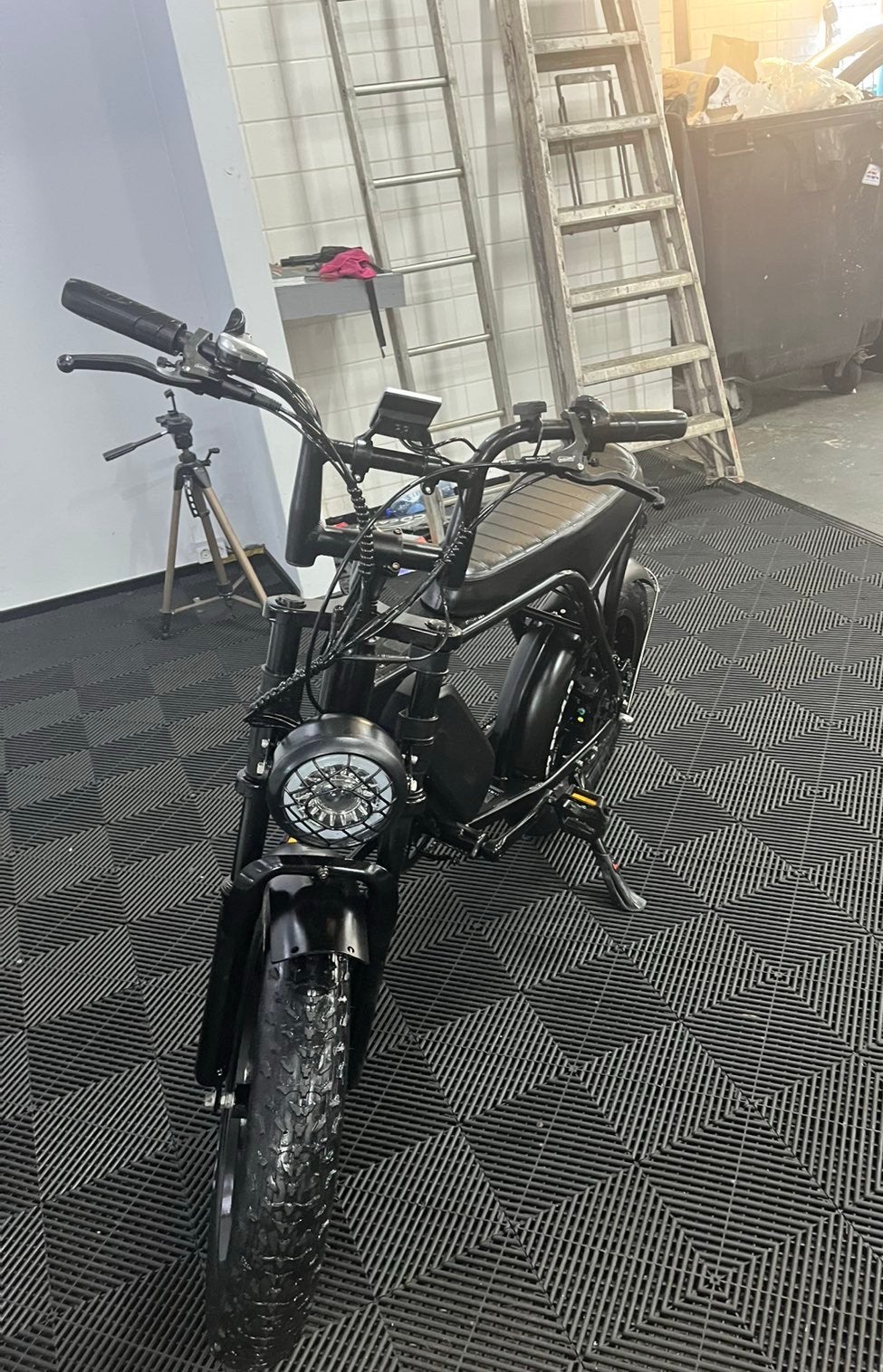 Bijna net als nieuwe, 0 versnellingen, Zo goed als nieuw, 25 cc, Ophalen