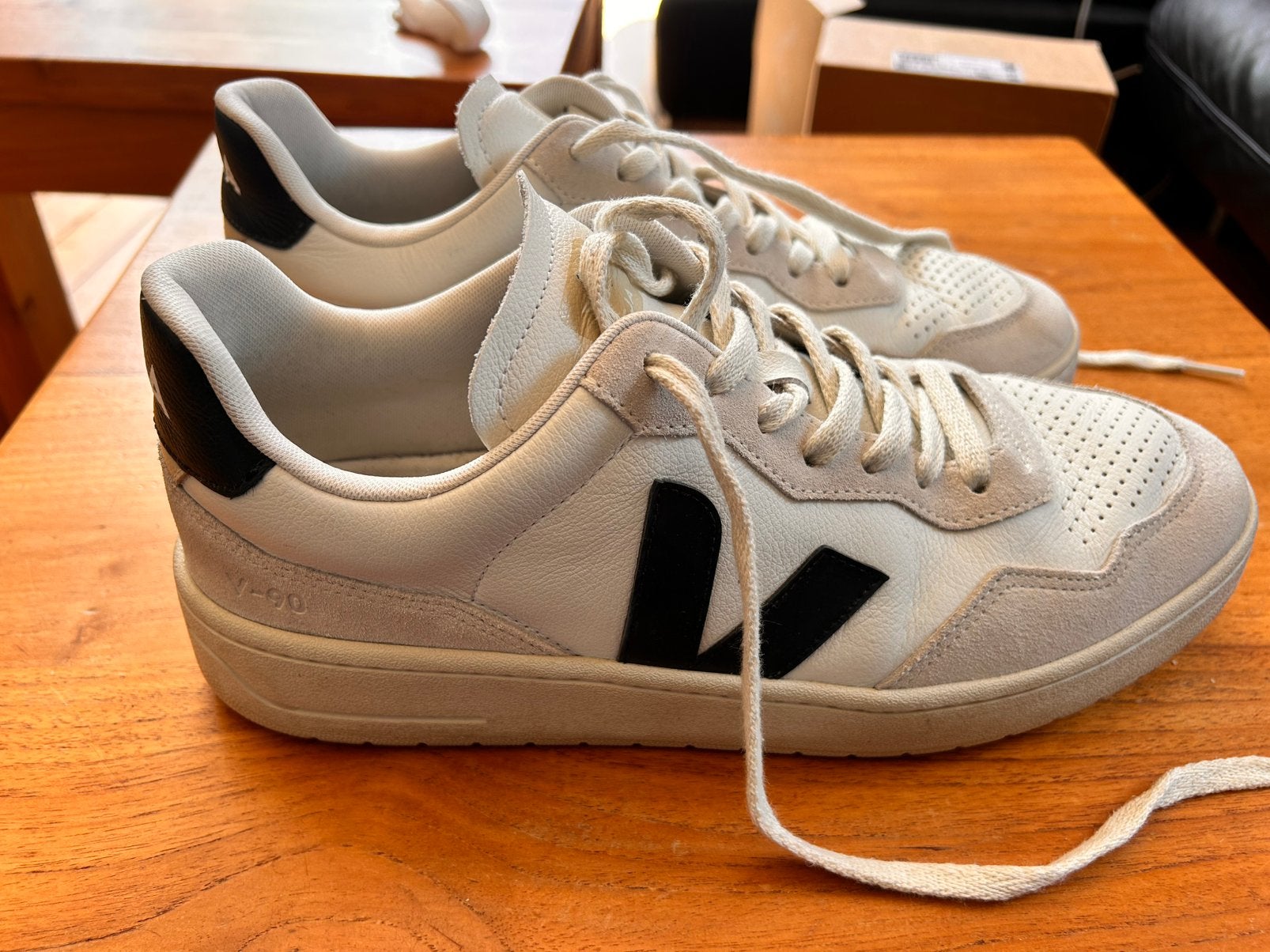 Veja v-90 schoenen wit maat 43, Ophalen, Zo goed als nieuw, Wit, Sneakers of Gympen