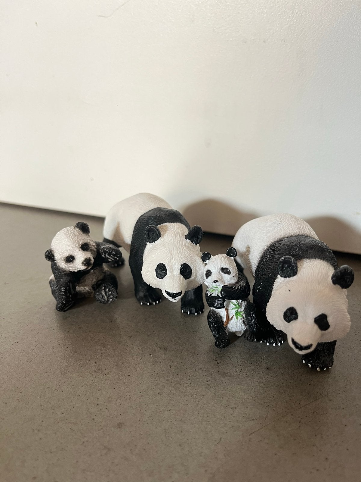 Panda Beeldjes Set - 4 Stuks van schleich, Ophalen of Verzenden, Gebruikt, Wild dier, Beeldje of Figuurtje