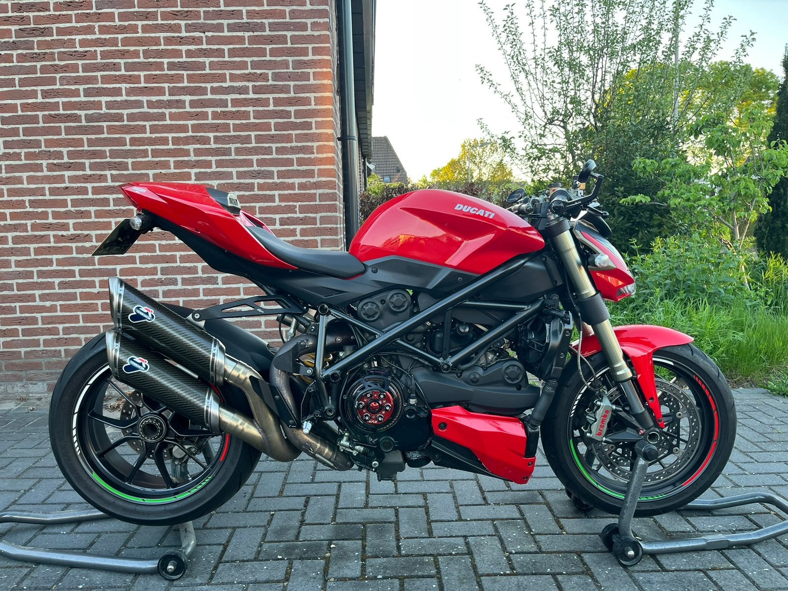 Paddockstand bok voor en achter enkelzijdig, Ophalen