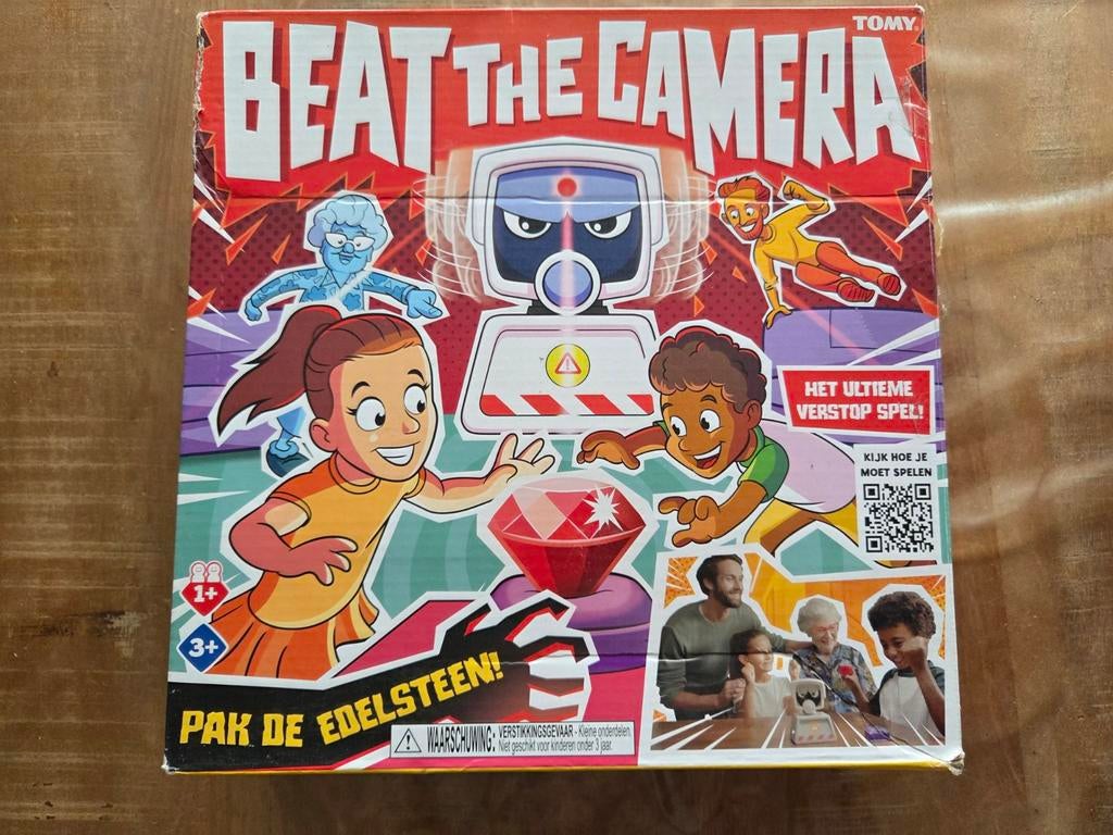 Beat the Camera: Het Ultieme Verstop Spel van Tomy, Hobby en Vrije tijd, Gezelschapsspellen | Bordspellen, Een of twee spelers