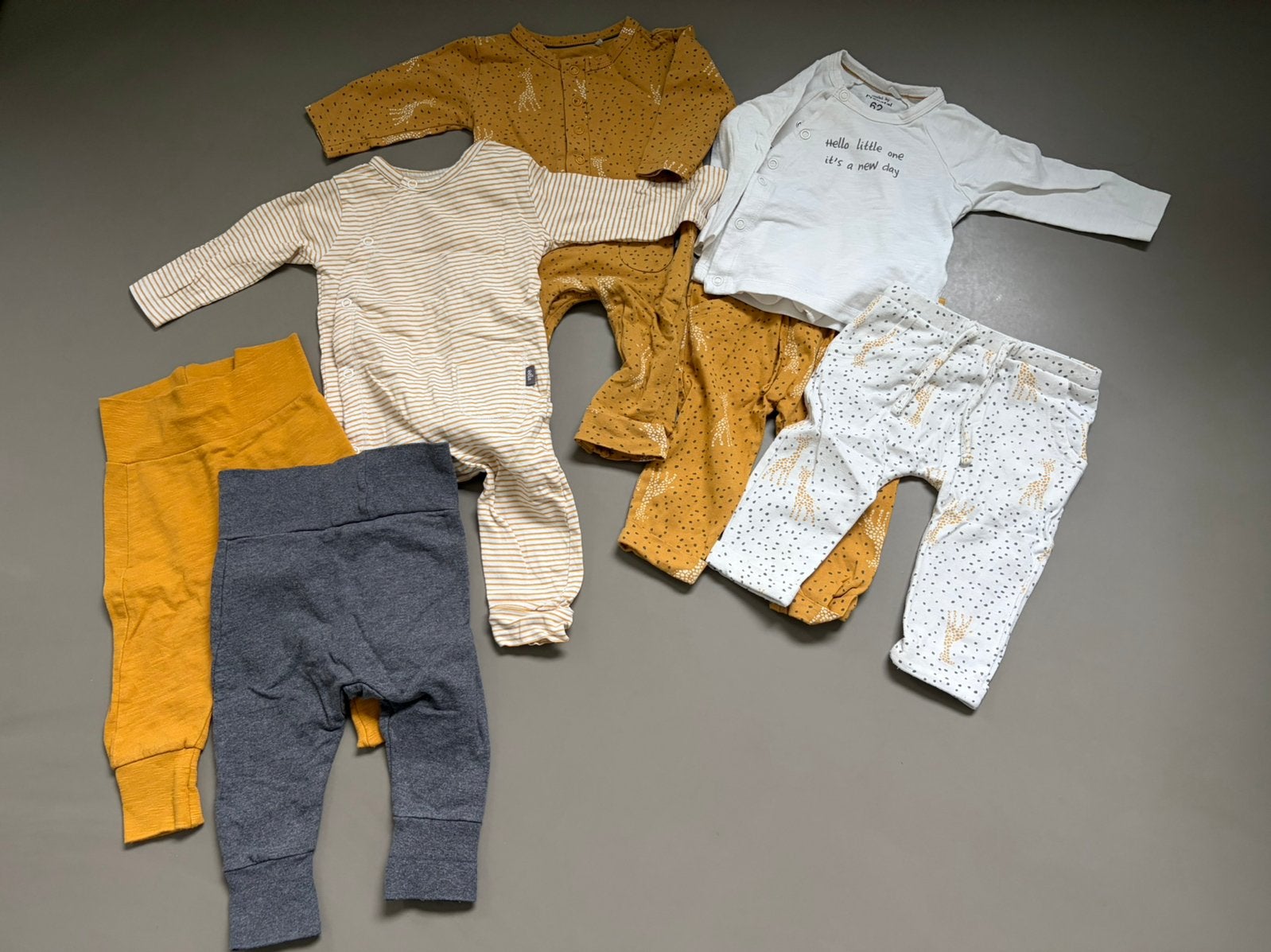 Hello new day giraffe set maat 62, Ophalen of Verzenden, Zo goed als nieuw, Maat 62