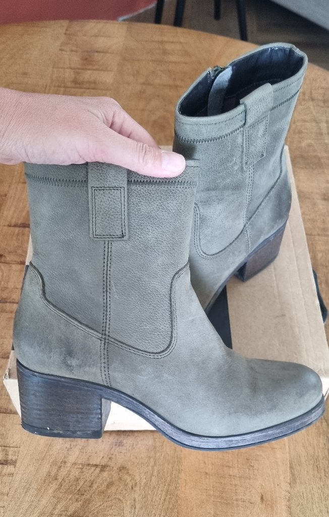 Bullboxer laarzen donkergroen met hak maat 39, Kleding | Dames, Hoge laarzen, Ophalen of Verzenden, Zo goed als nieuw, Bullboxer