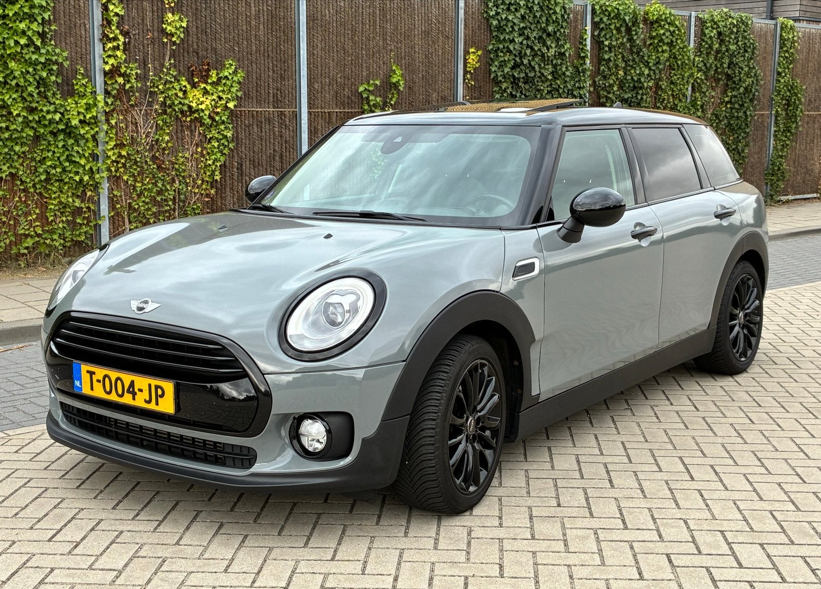 MINI Clubman Cooper AUT 136pk | ACC | HUD | 83.986 km, 136 pk, Leder, Stationwagon, 19 km/l