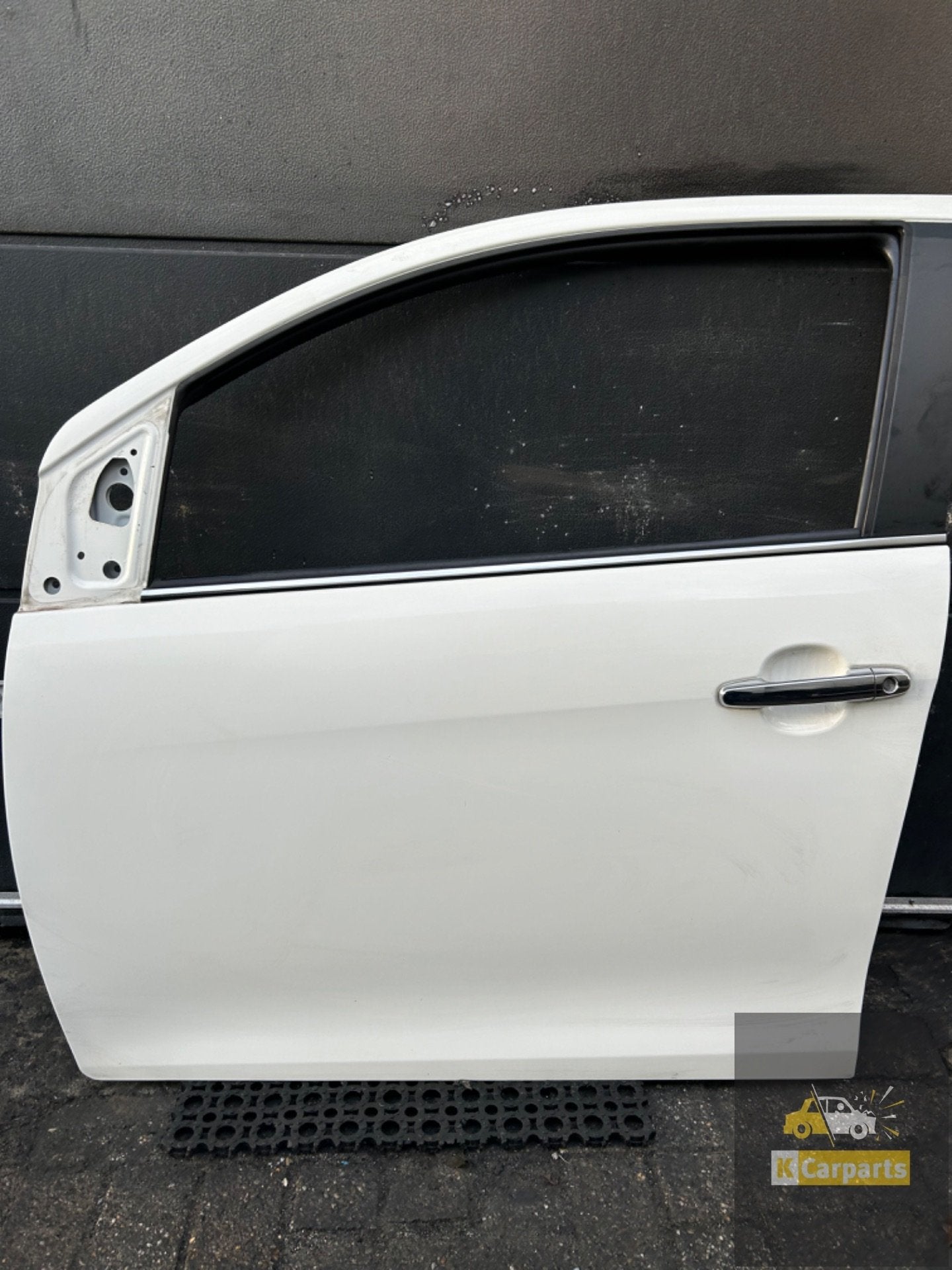 Links voor Portier AYGO Citro n C1 Peugeot 108 Kwd 068, Taurusavenue 1
2132 LS  Hoofddorp, NL, Gebruikt, Contact.group@renault.com