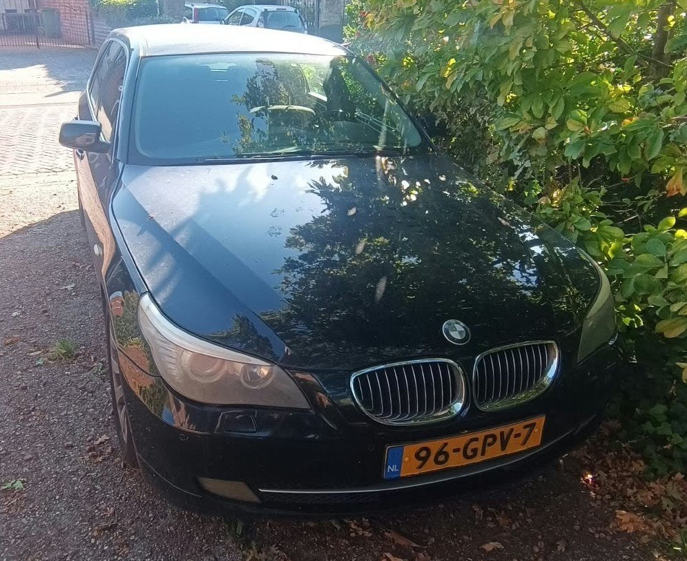 BMW 5-Serie 2.0 D 520 Tour 120KW 2008 Zwart MOTOR DEFECT, Auto's, Zwart, 4 cilinders, Origineel Nederlands, Stationwagon