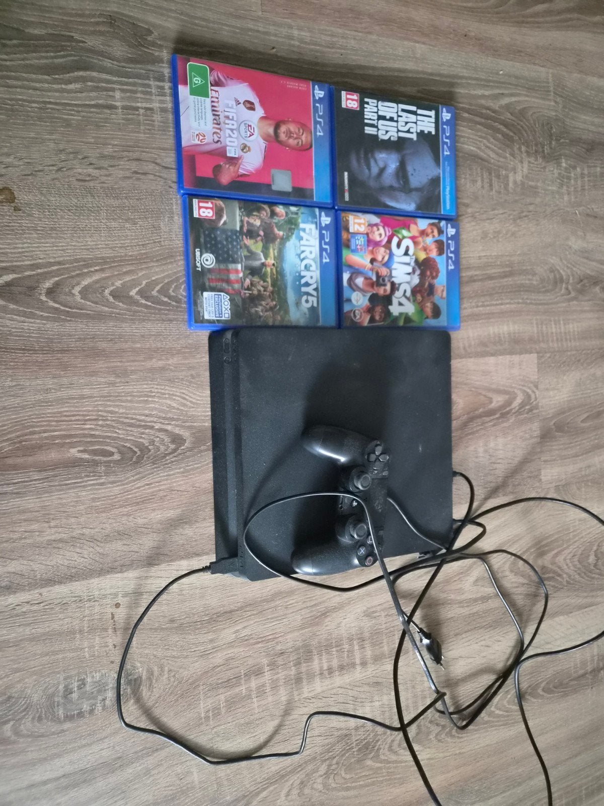 PlayStation 4 Slim met controller en 4 games, Spelcomputers en Games, Spelcomputers | Sony PlayStation 4, Ophalen, Met 1 controller