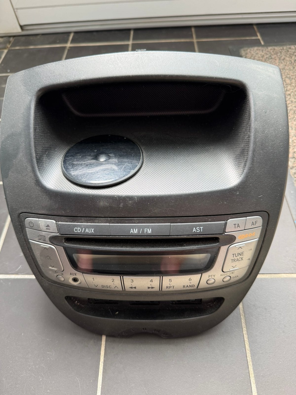 Citroen C1 Peugeot 107 Toyota Aygo autoradio met cd speler, Ophalen of Verzenden, Gebruikt