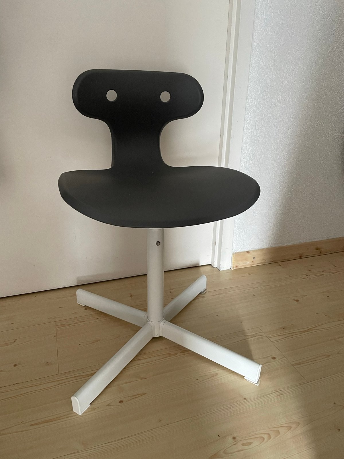 Ikea kinder bureaustoel grijs/ wit, Ophalen, Gebruikt, Stoel(en)