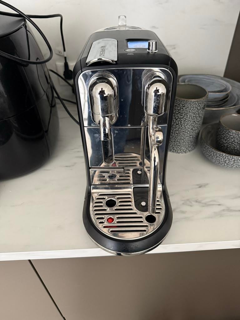 Nespresso Saga creatista plus Koffiemachine, Koffiemachine, Ophalen of Verzenden, Zo goed als nieuw, 2 tot 4 kopjes