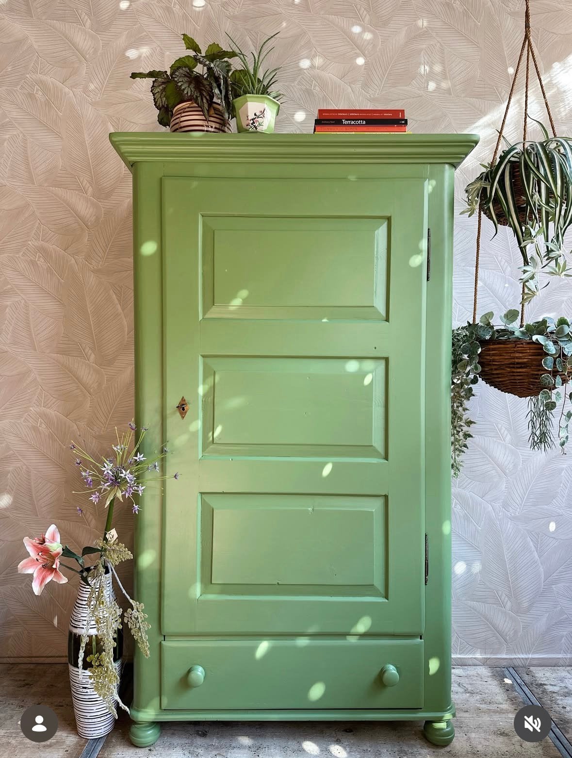 Vintage groene kledingkast / eendeurskast / dichte kast, Ophalen, Pand 96, Koestraat 96, Info@pand96.nl