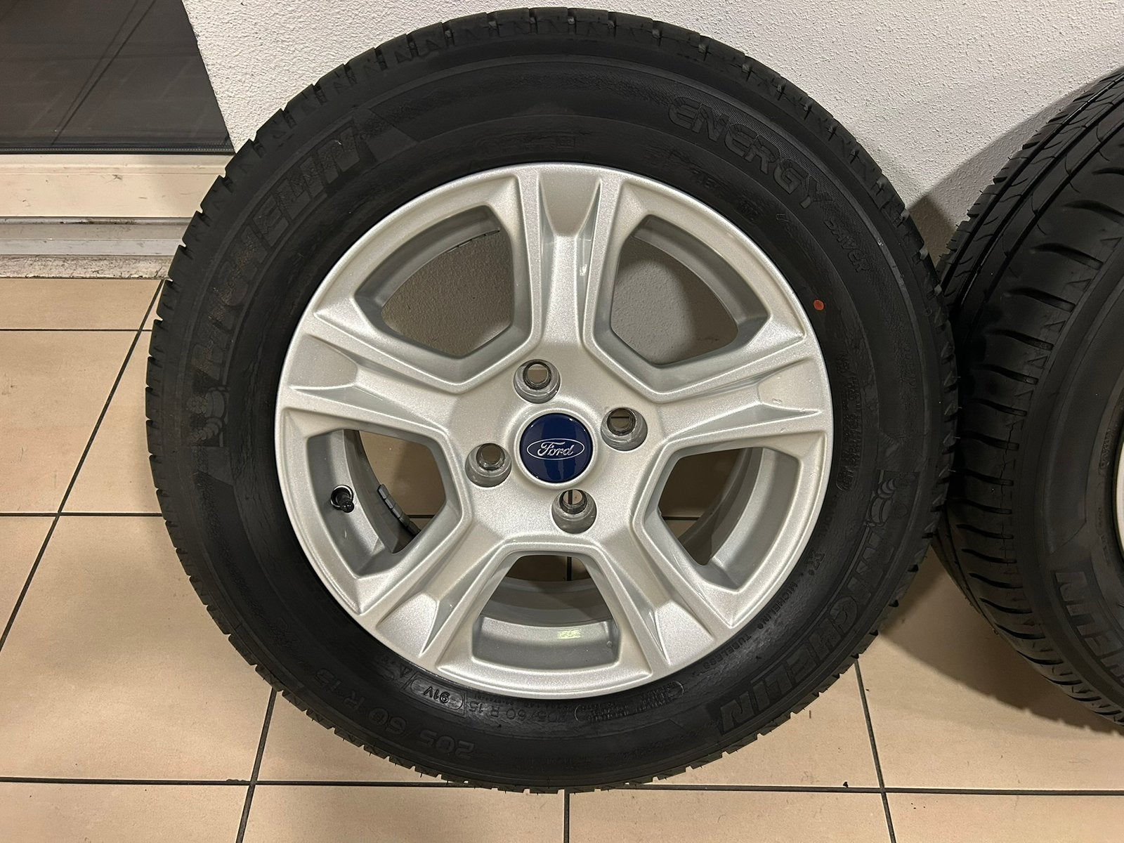 Originele Ford Transit Courier 15” lichtmetalenvelgen+banden, Ophalen, Bestelwagen, 15 inch, Banden en Velgen