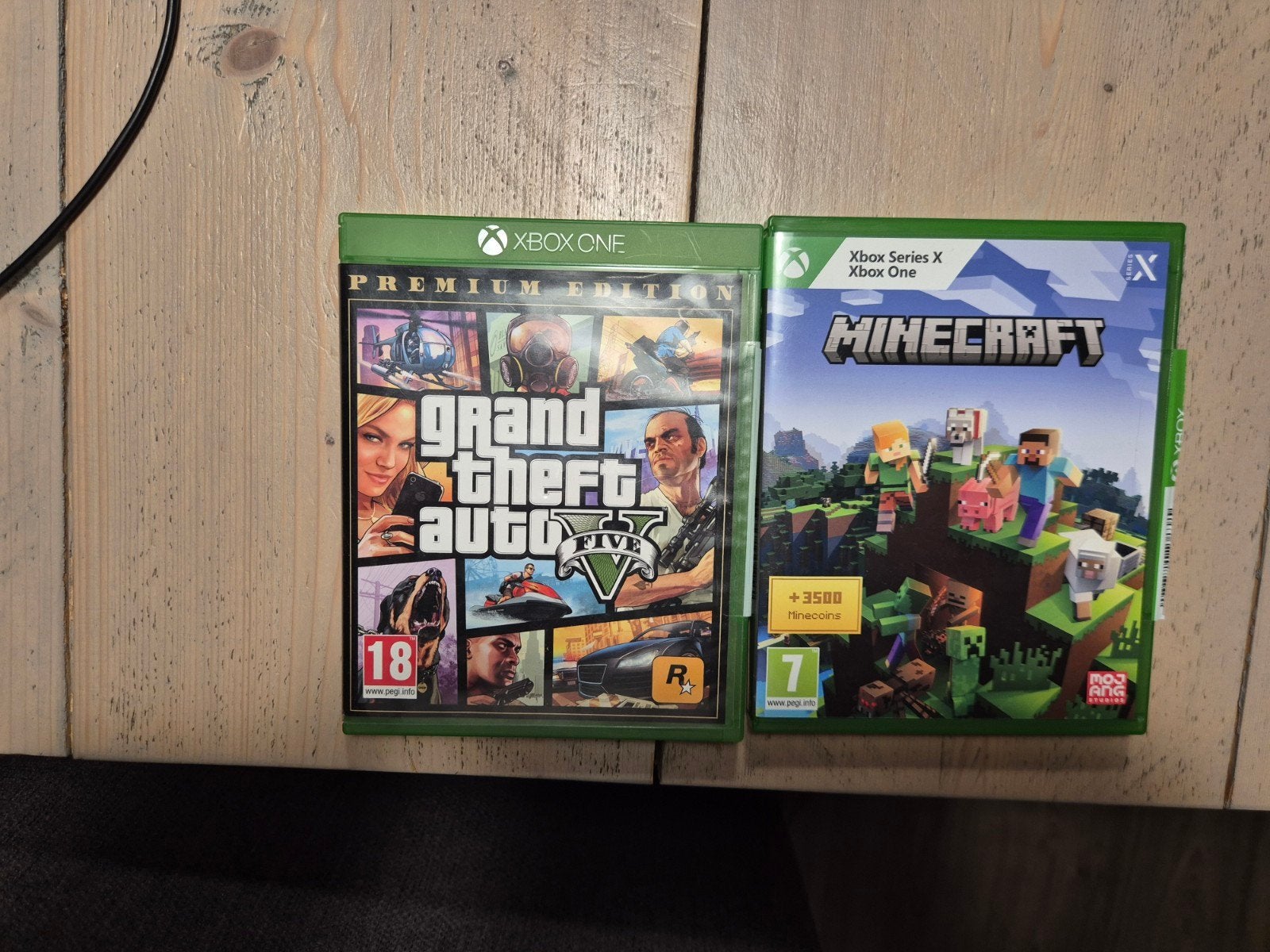 Grand Theft Auto V Premium Edition & Minecraft Xbox One, Online, Gebruikt, Vanaf 18 jaar, 3 spelers of meer