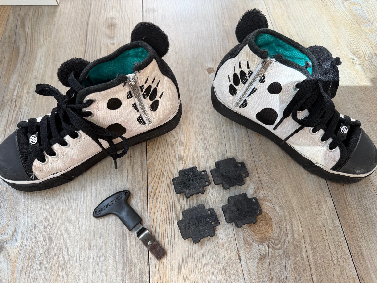 Heelys rolschoenen maat 33 met panda plaatje, Ophalen, Gebruikt, Kinderen