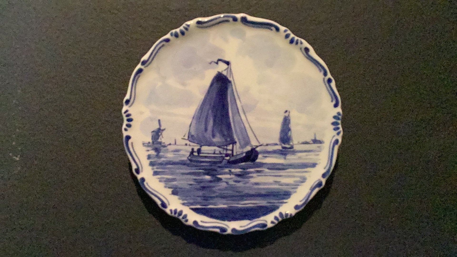 Porceleyne Fles Delft Blauw Wandbordje - Zeilschip 12 cm, Ophalen of Verzenden