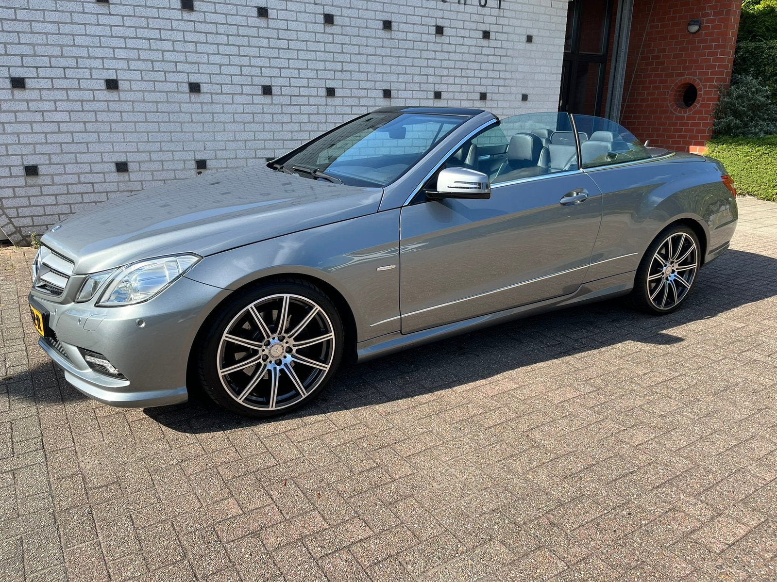 Mercedes-Benz E-Klasse 3.5 E350 CGI Cabriolet AUT 2010 Grijs, Auto's, Automaat, Achterwielaandrijving, Zwart, Cabriolet