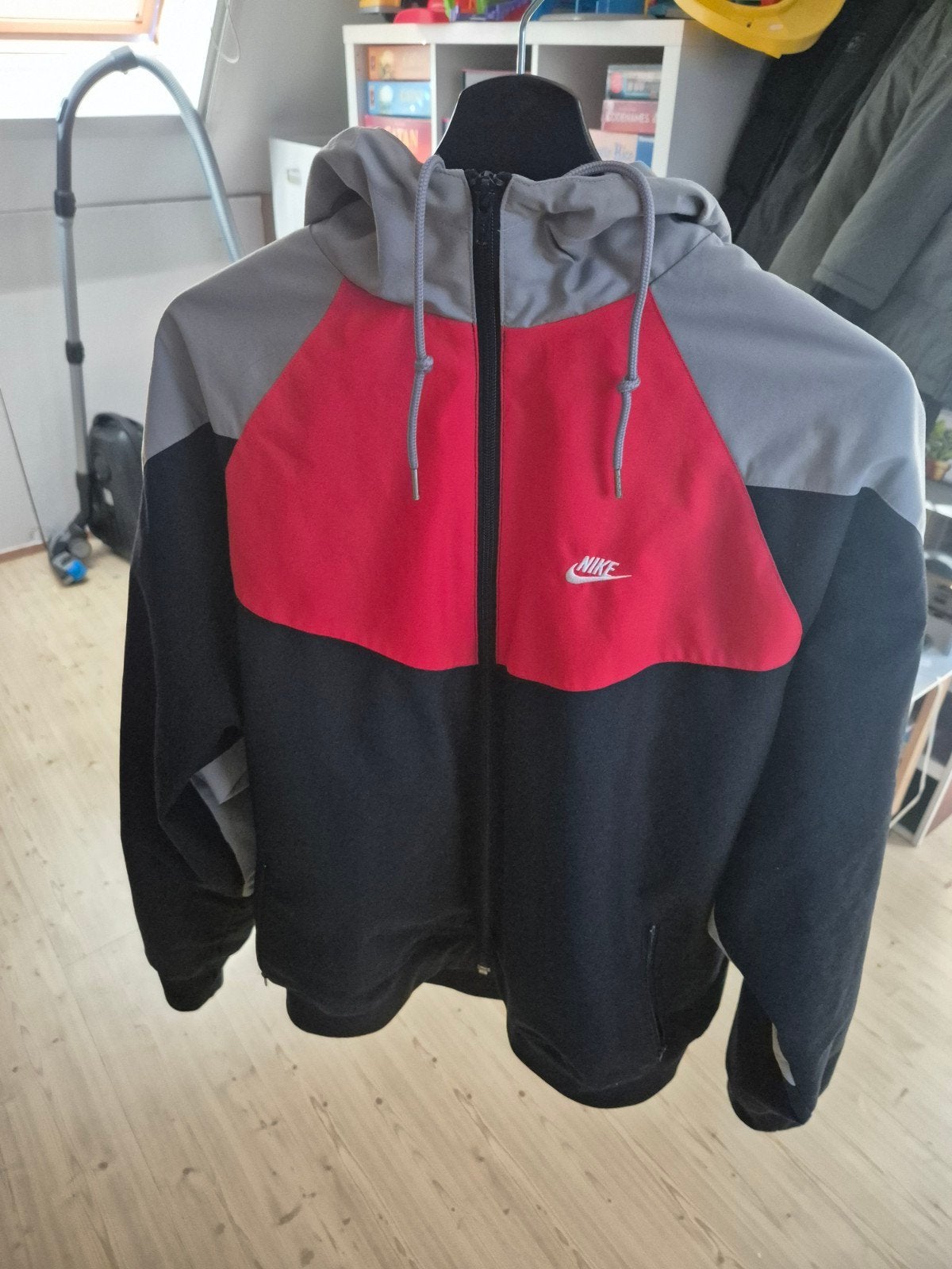 Oldschool Nike Windrunner Jas - Zwart, Rood, Grijs, Ophalen, Maat 52/54 (L), Meerkleurig, Nike