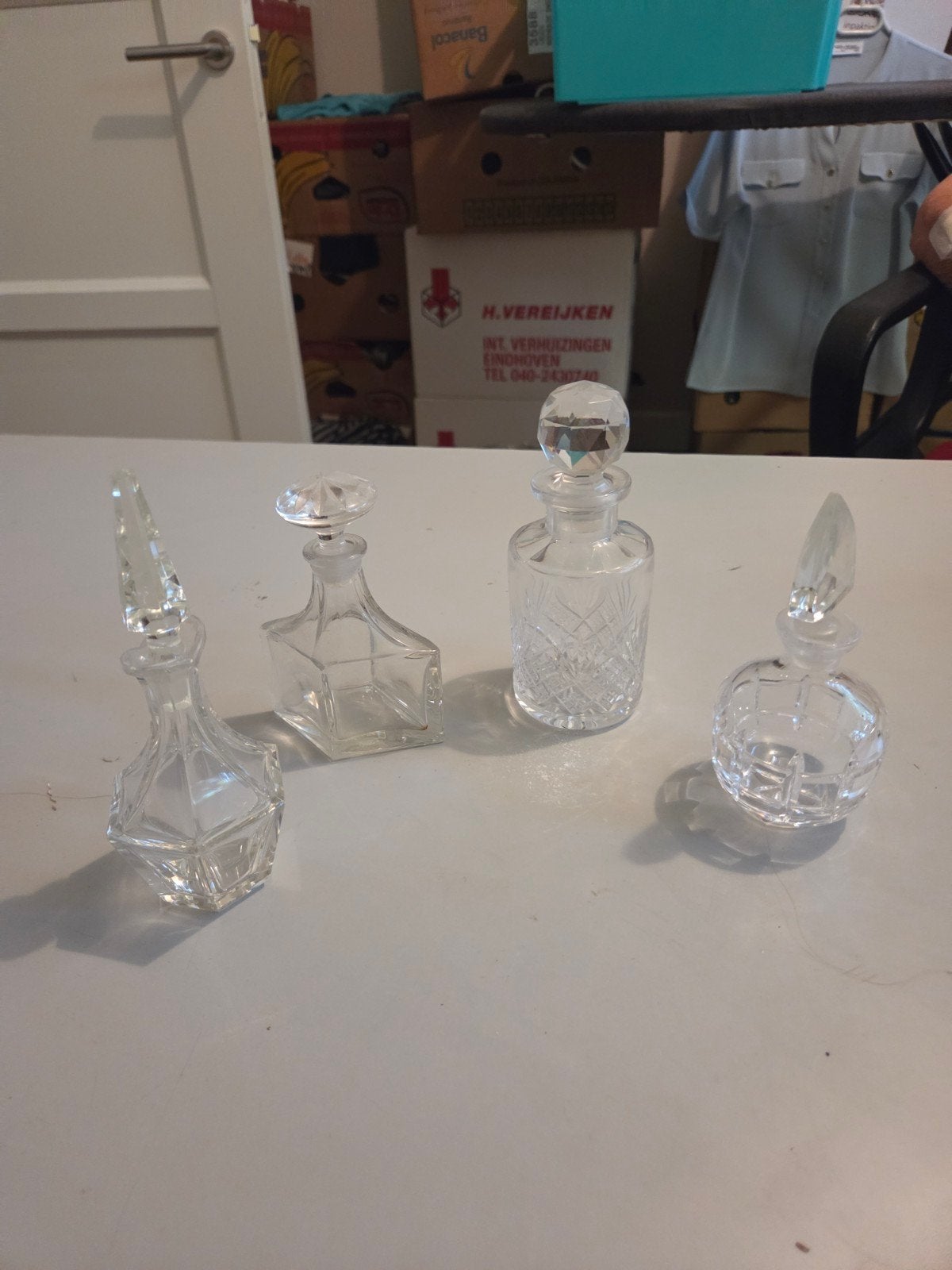 Set van 4 decoratieve kristallen parfumflesjes 20 euro, Antiek en Kunst, Ophalen of Verzenden