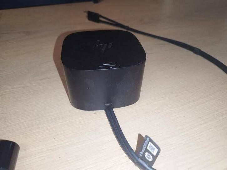 HP G2 Docking Station 230W met adapter, Computers en Software, Dockingstations, Ophalen of Verzenden, Gebruikt, Laptop