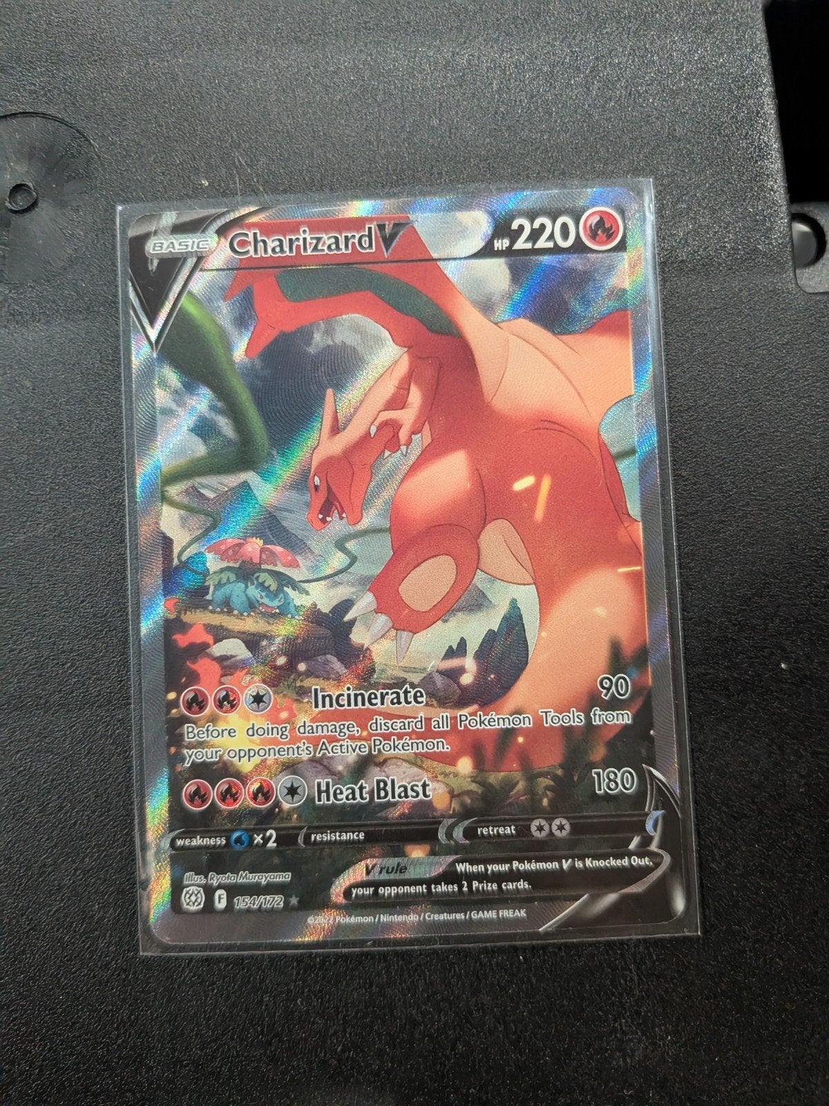 Pokémon Kaart Charizard V (SWSH050) - Zo goed als nieuw, Hobby en Vrije tijd, Ophalen of Verzenden, Zo goed als nieuw, Losse kaart