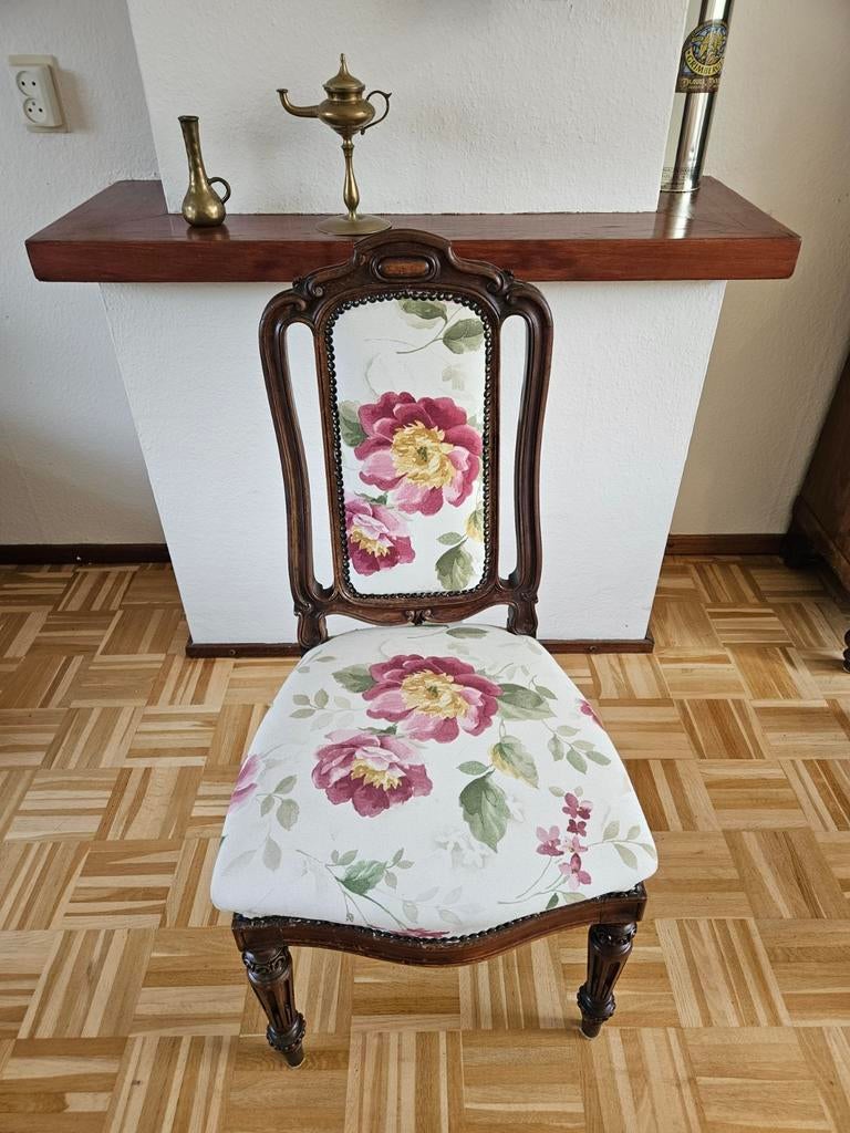 Antieke stoel met bloemenstof, Antiek en Kunst, Antiek | Meubels | Stoelen en Banken, Ophalen